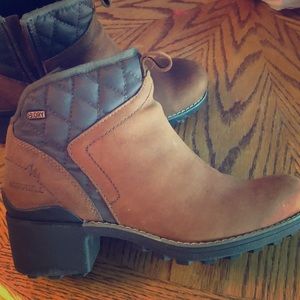 Merrell Chateau Mid Pull Waterproof Boots